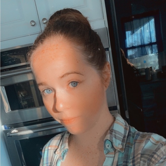 Meet your Posher, Tiffany - Picture 1 of 1